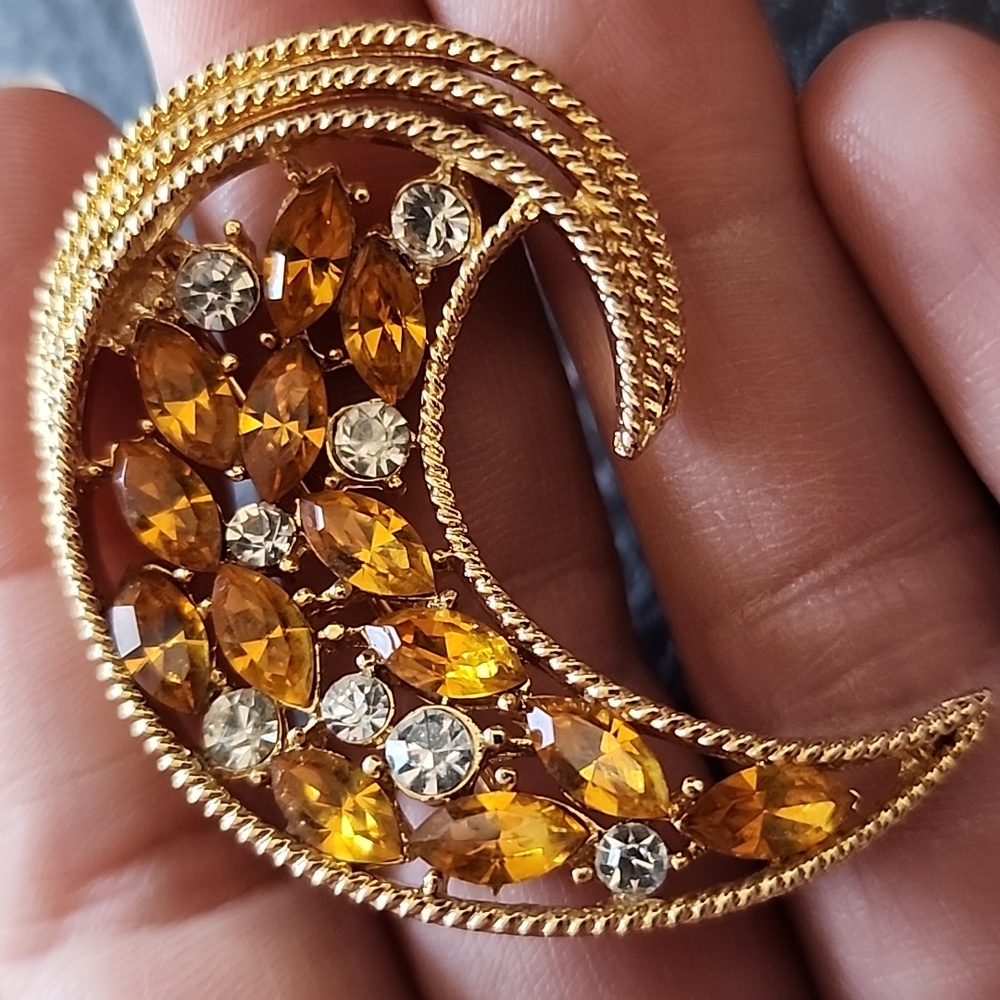 VTG Gold Brooch - Picture 5 of 8